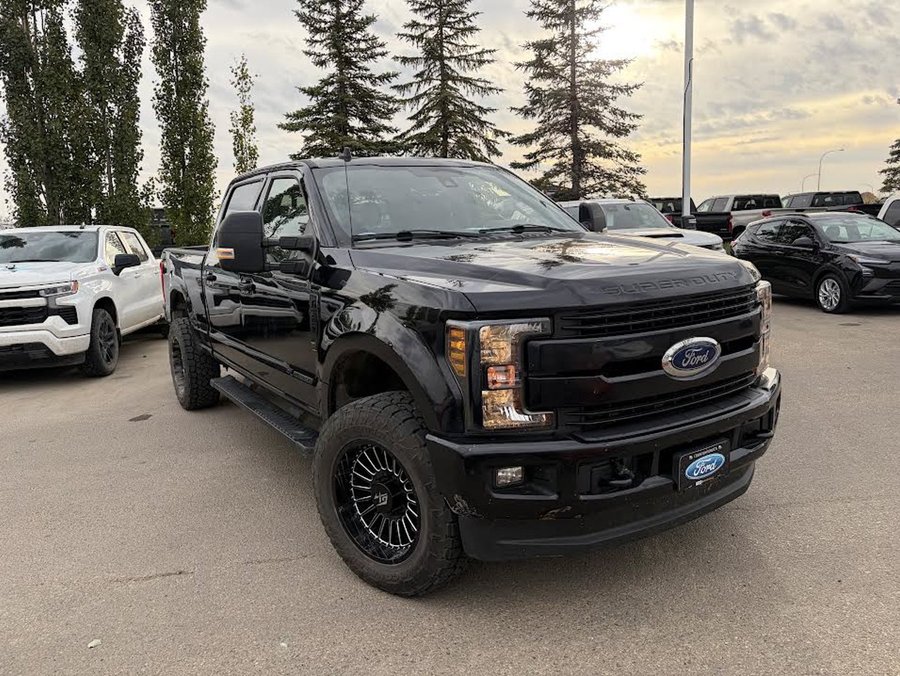 2019 Ford Super Duty F-350 SRW LARIAT Ultimate Sport FX4 6.7L Powerstroke | Navigation Black
