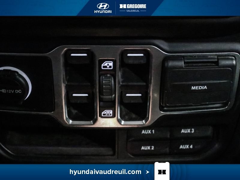 2019 Jeep Wrangler Unlimited Grey Laval - photo #32