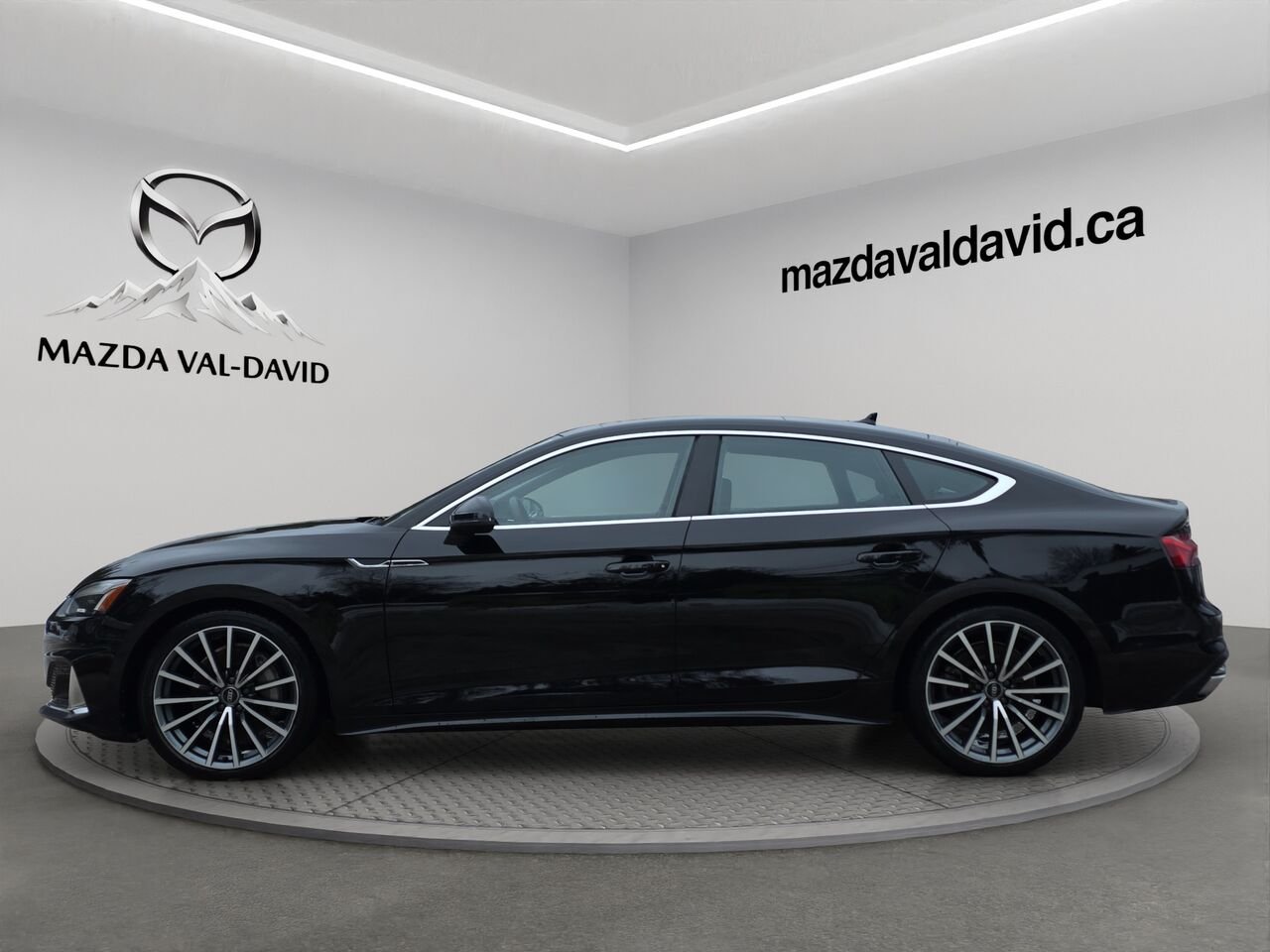 2023 Audi A5 Sportback A5 45 2.0T Sportback Komfort Quattro, Jamais accidenté, Sièges à fonction mémoire, Volant Black Val-David - photo #1