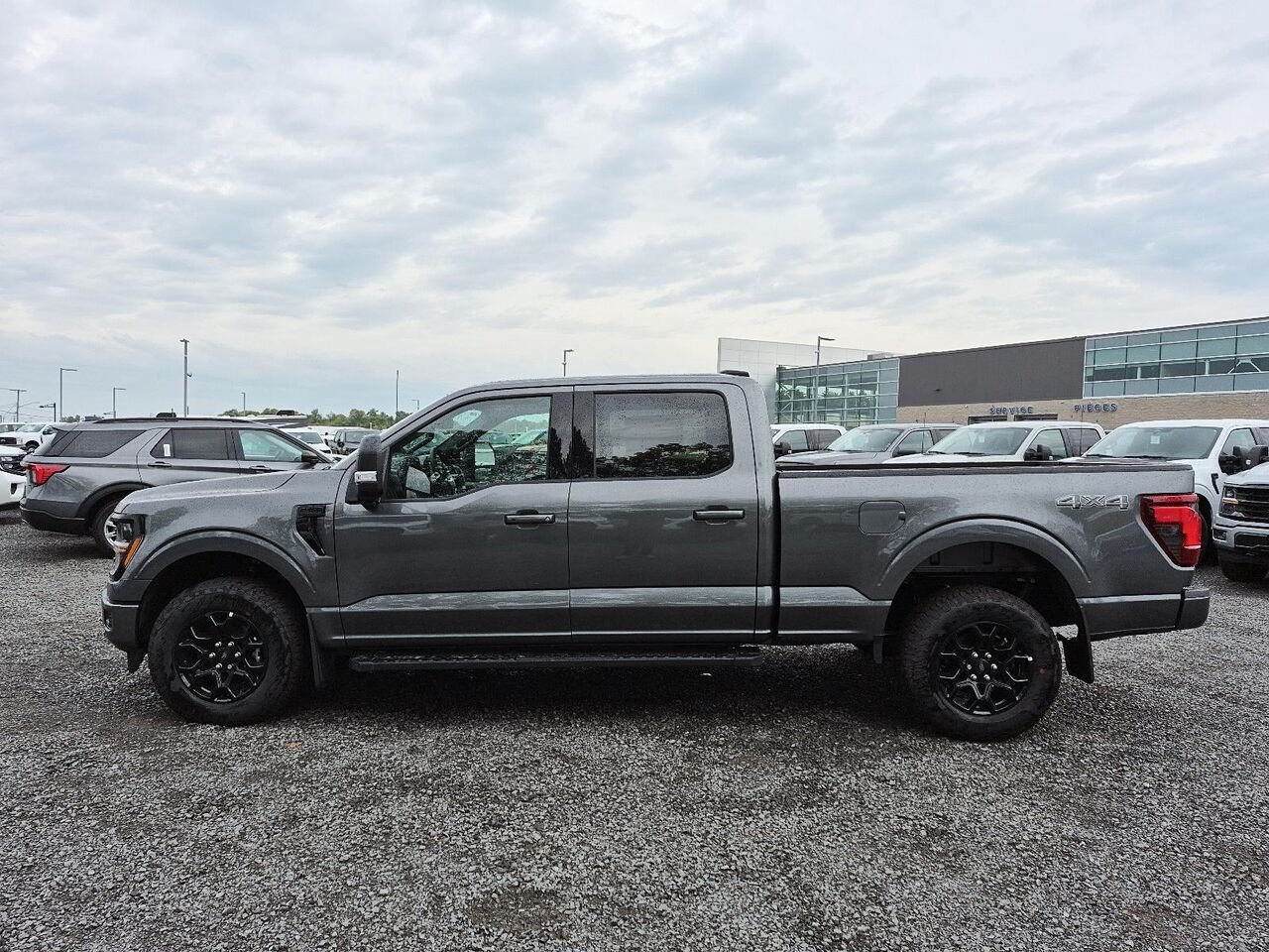 Ford F-150 2F263 | XLT 2026 Gris carbonisé métallisé Saint-Jérôme - photo #2