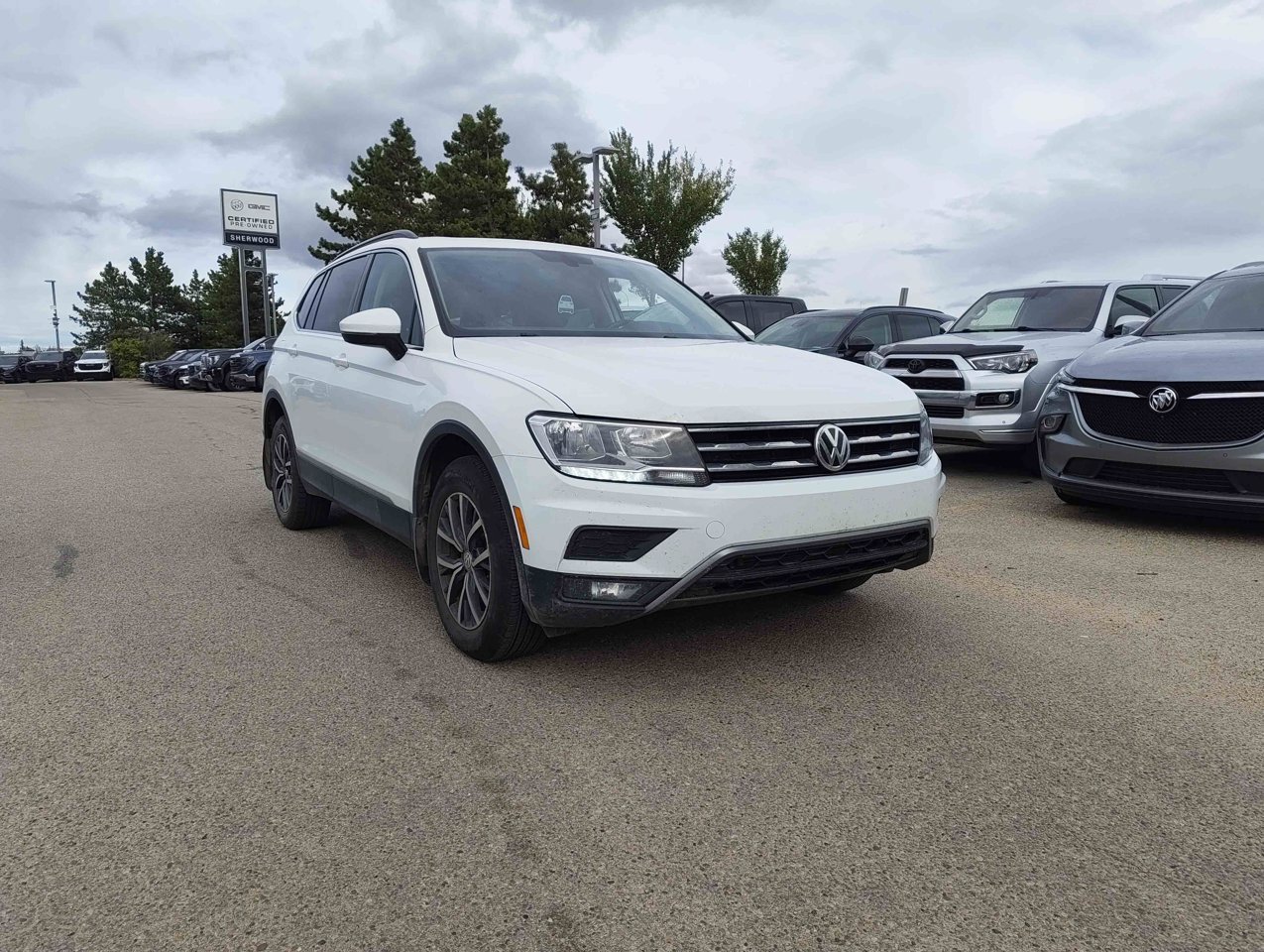 2018 Volkswagen Tiguan Comfortline 4MOTION White Sherwood Park - photo #2