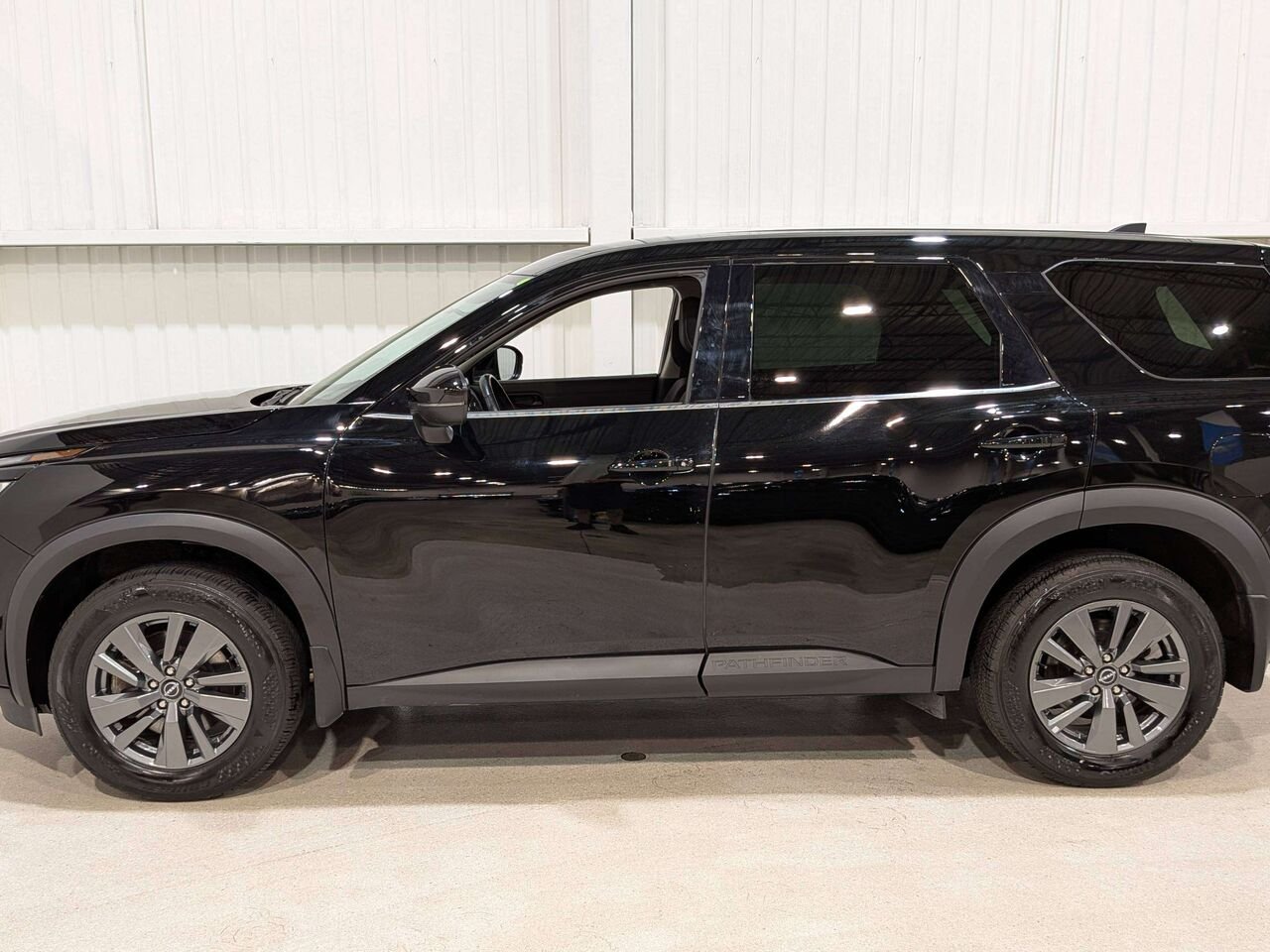2024 Nissan Pathfinder S 4WD Black Val-David - photo #4