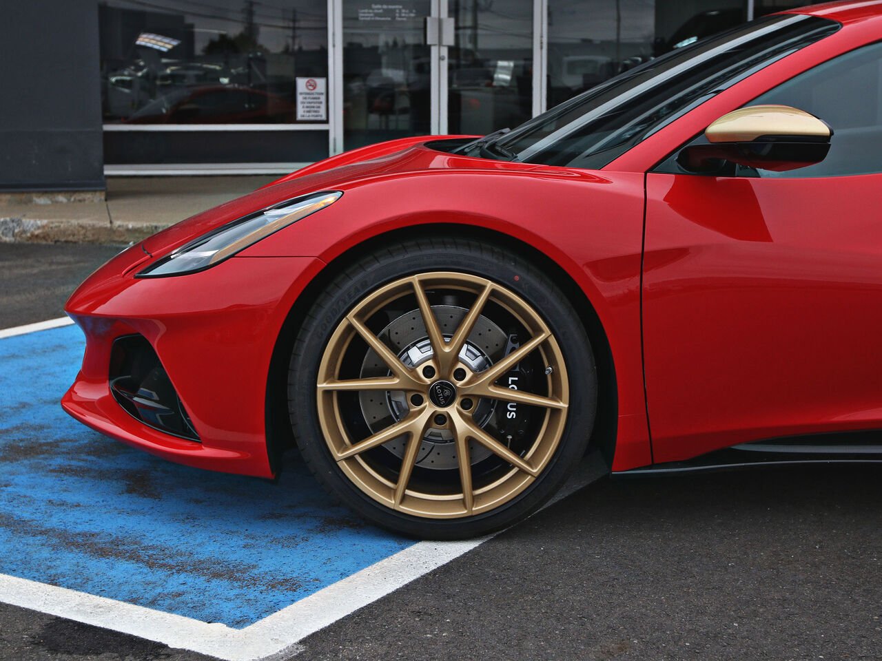 2027 Lotus Emira Red Québec - photo #6