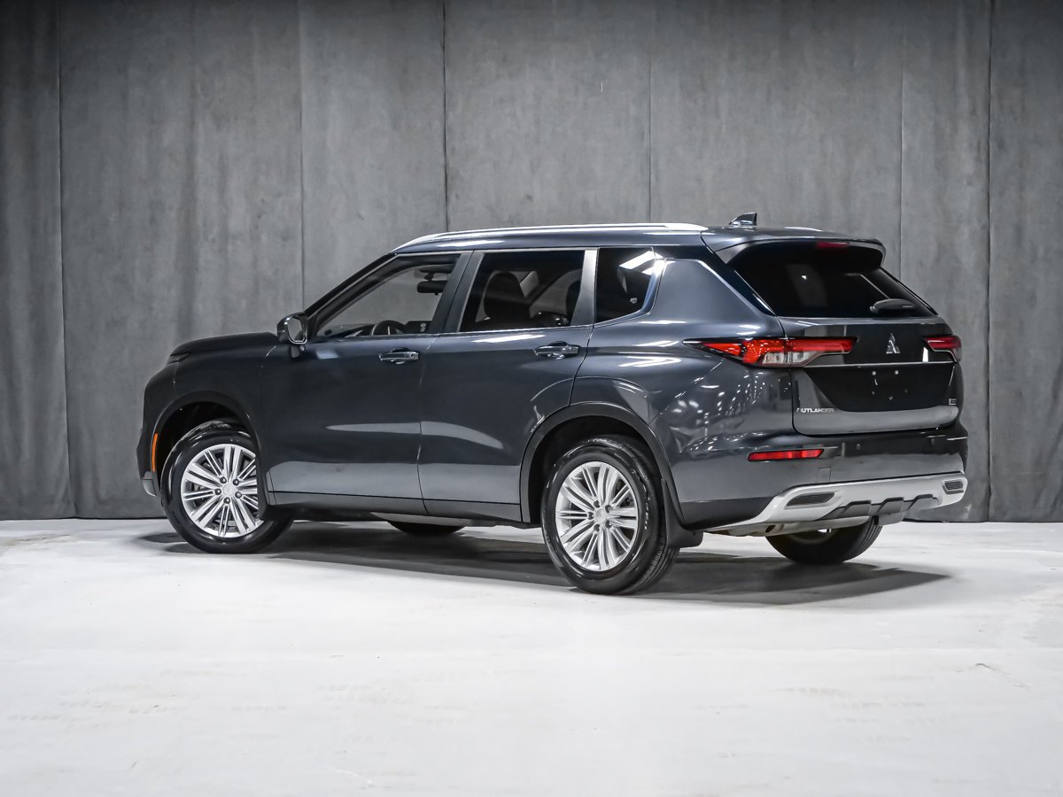 Mitsubishi Outlander LE 2024 Gris Montréal - photo #3