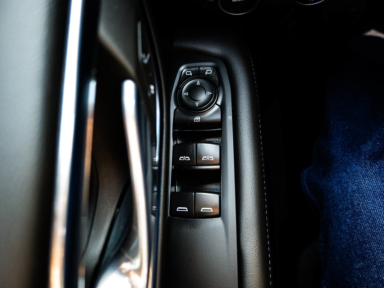 2023 Chevrolet Suburban 4WD 4dr LS White Sherwood Park - photo #17