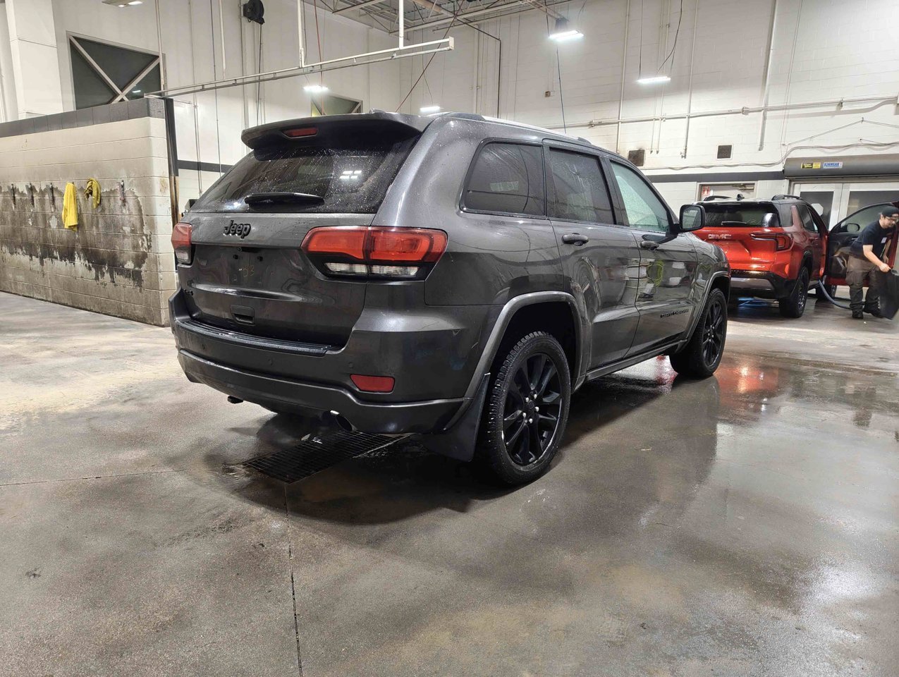 2021 Jeep Grand Cherokee Altitude 4x4 Grey Sherwood Park - photo #5