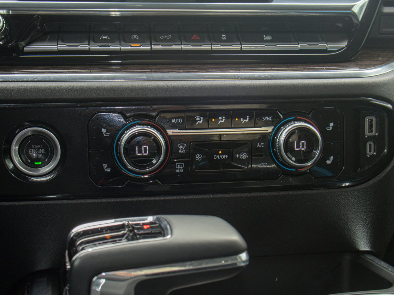 2024 GMC Sierra 1500 4WD Crew Cab 147 Elevation Black Sherwood Park - photo #29