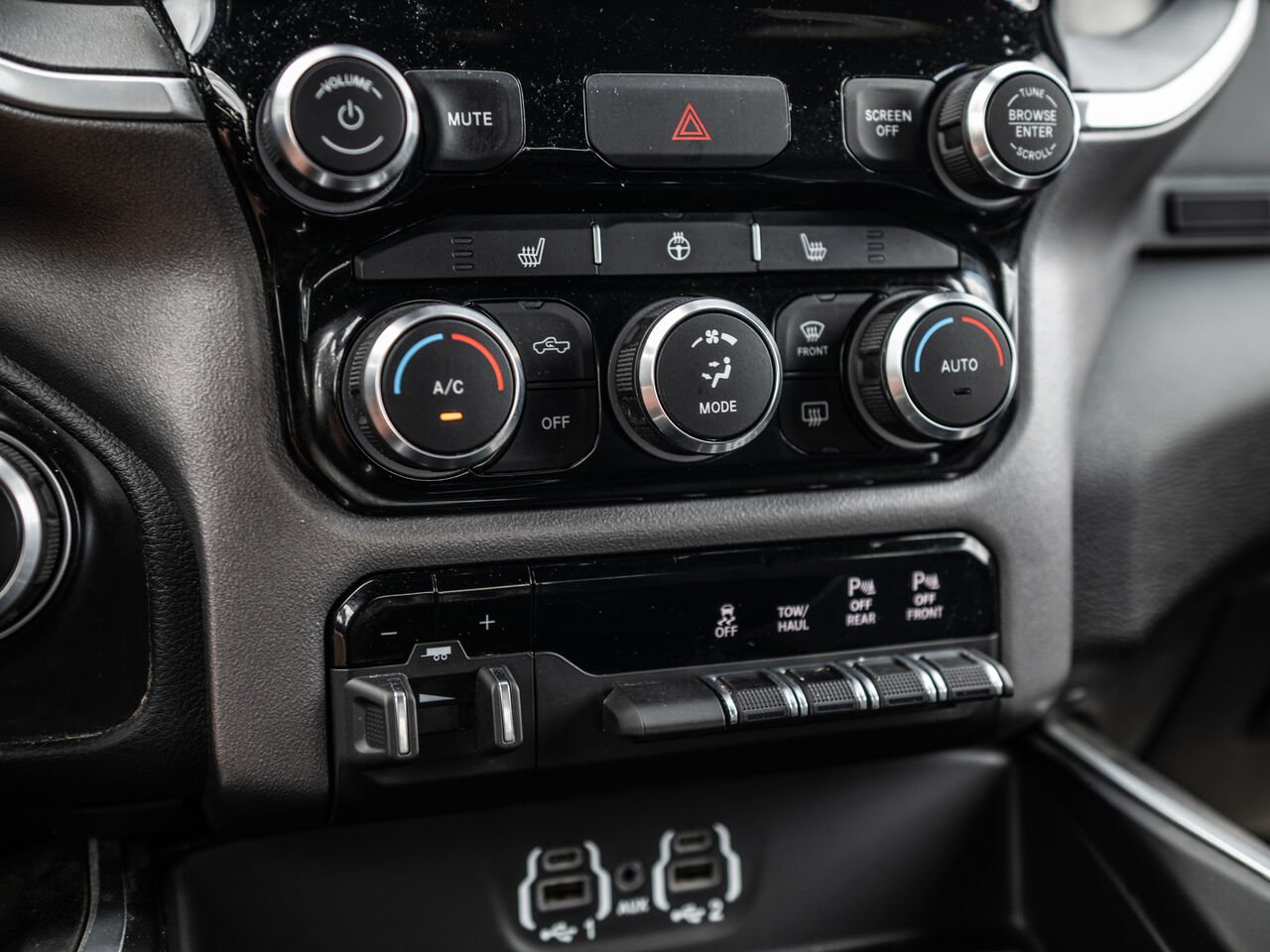 2023 Ram 2500 Grey Sainte-Julienne - photo #21