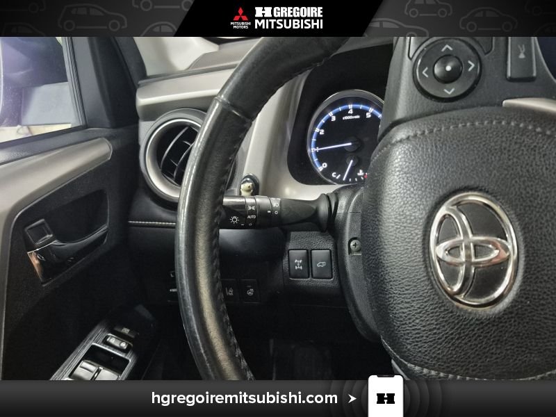 Toyota Rav 4 MW4499 | XLE *AWD* Toit * Mags * Caméra * 2018 Noir Laval - photo #18