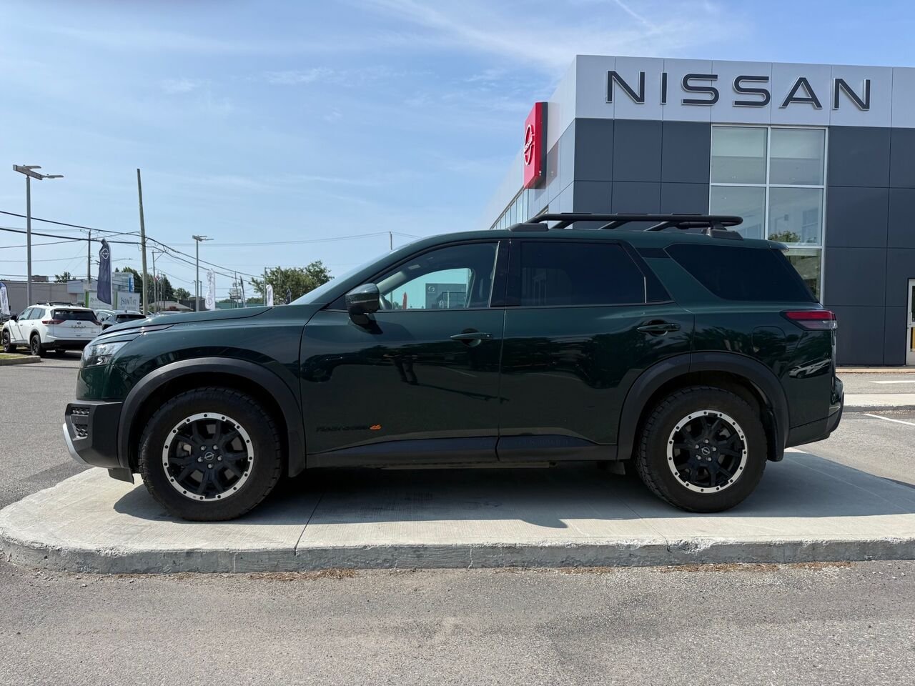 Nissan Pathfinder Rock Creek 4RM 2024 Vert Châteauguay - photo #1