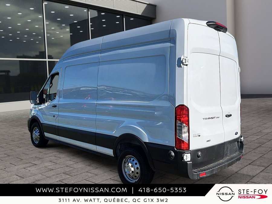 Ford Transit fourgon utilitaire AWD T-250 TI toit surélevé 148 po PNBV de 9 070 lb 2025