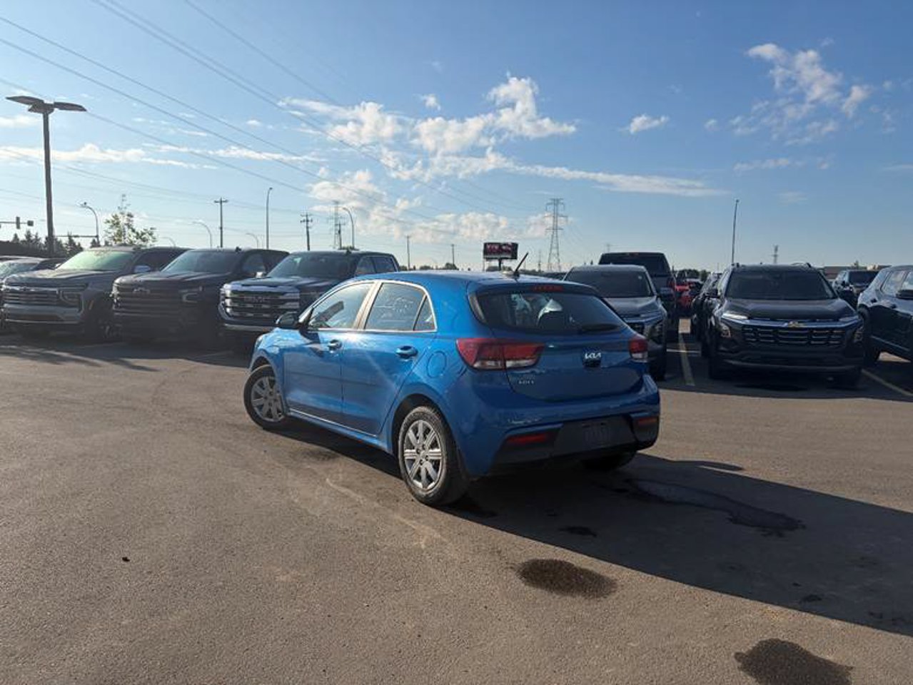 2023 Kia Rio 5-door LX+ IVT Blue Sherwood Park - photo #4