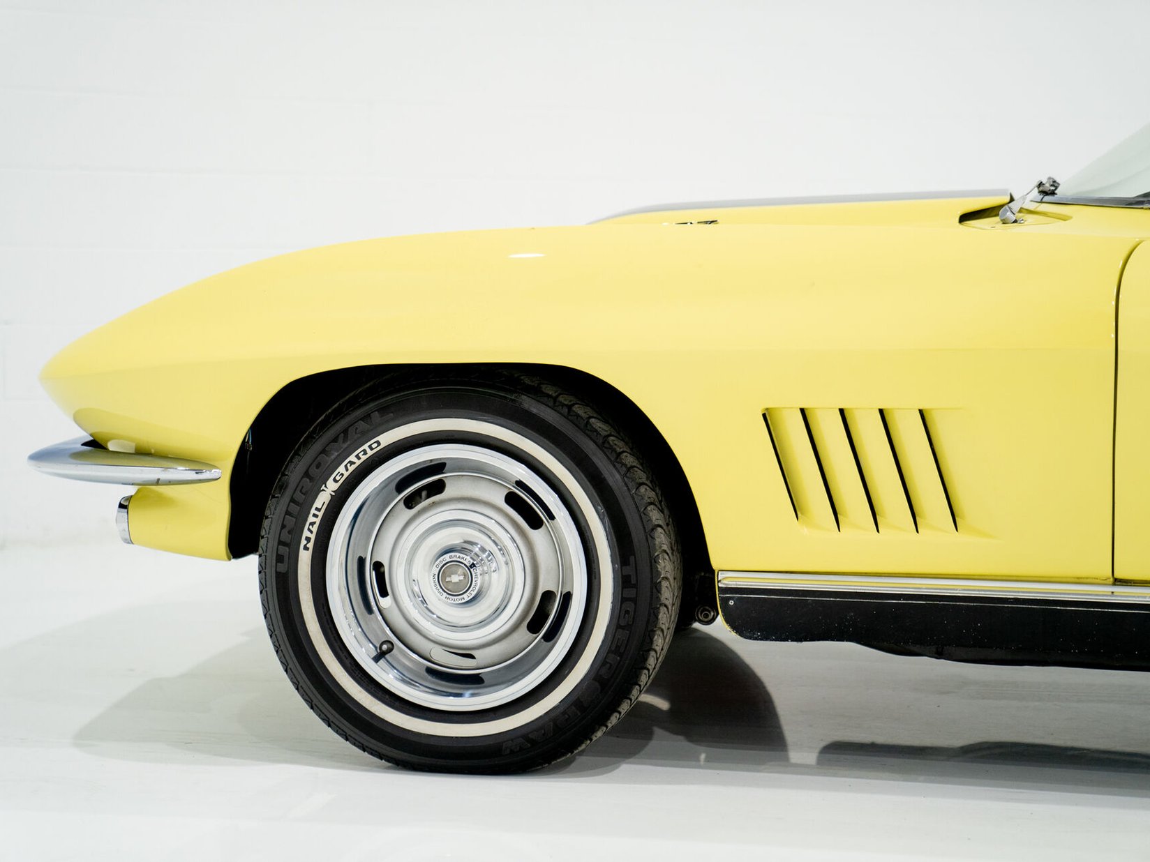 Chevrolet Corvette 1967 Jaune Montréal - photo #35