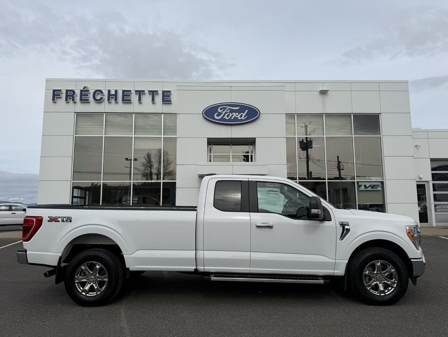 Ford F-150 XLT cabine double 4RM caisse de 8 pi 2023 Blanc