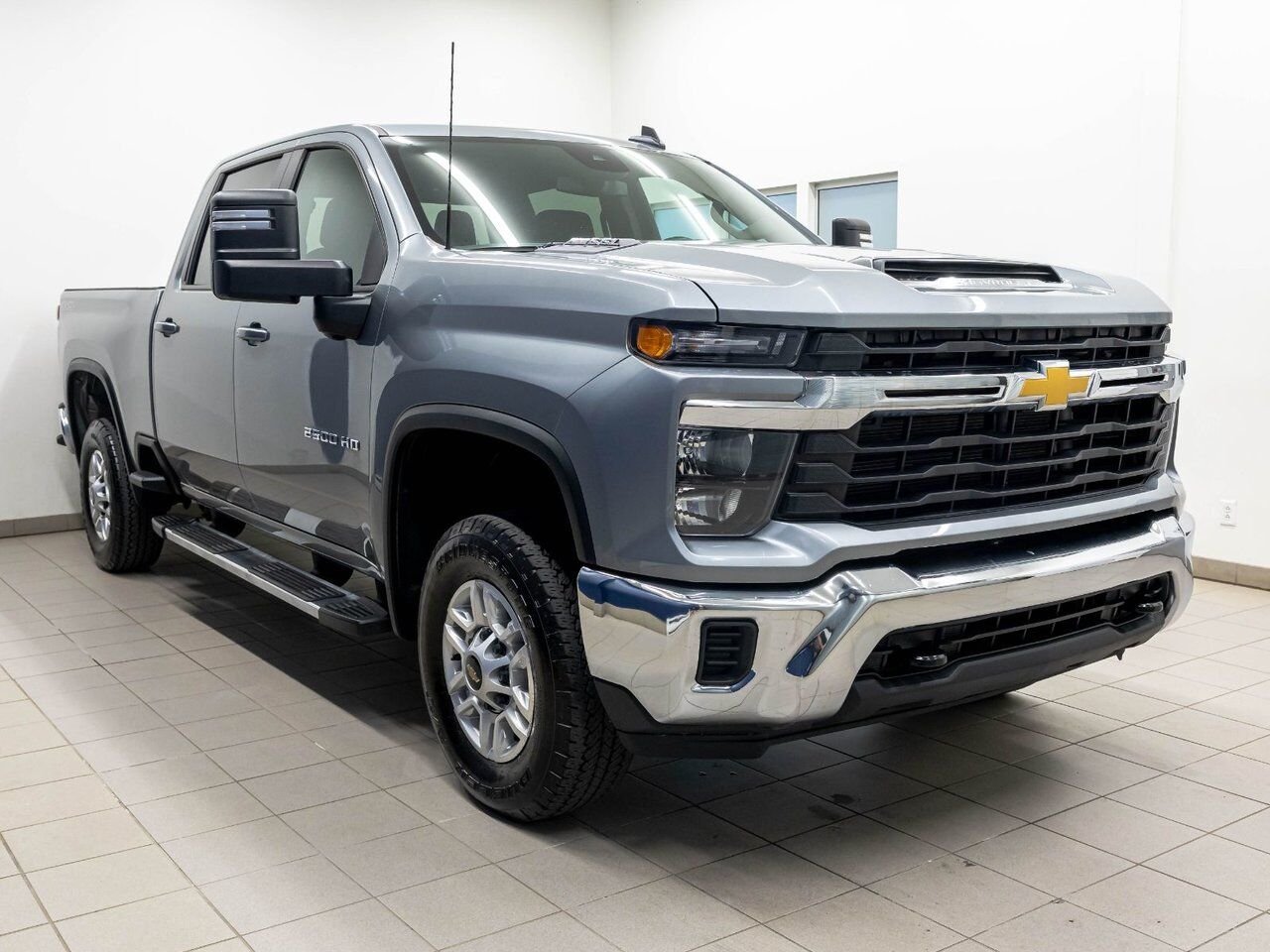 Chevrolet Silverado 2500HD LT CREW 4X4 V8 *NAV* BEDLINER CARPLAY *PNBV 9900* 2024 Gris Saint-Jérôme - photo #9