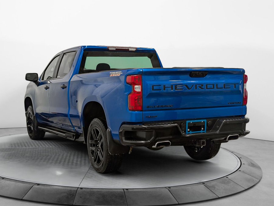 CHEVROLET Silverado 1500 4WD Crew Cab Custom Trail Boss V8 5.3L 6 Places 2023 Noir