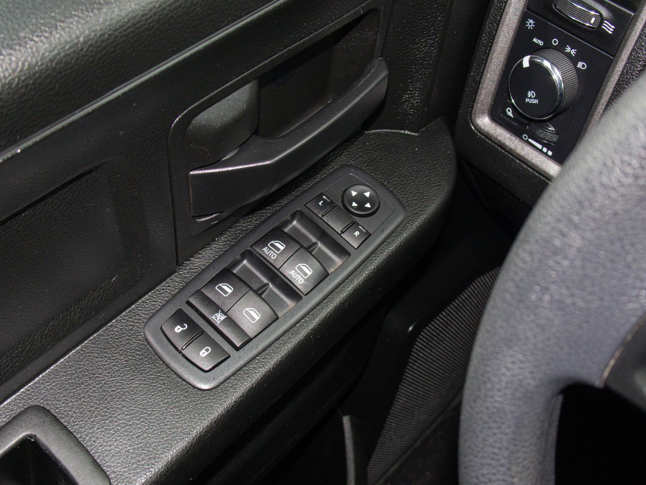 2020 Ram 1500 Classic Express 4x4 Crew Cab 5'7 Box Grey Sherwood Park - photo #18