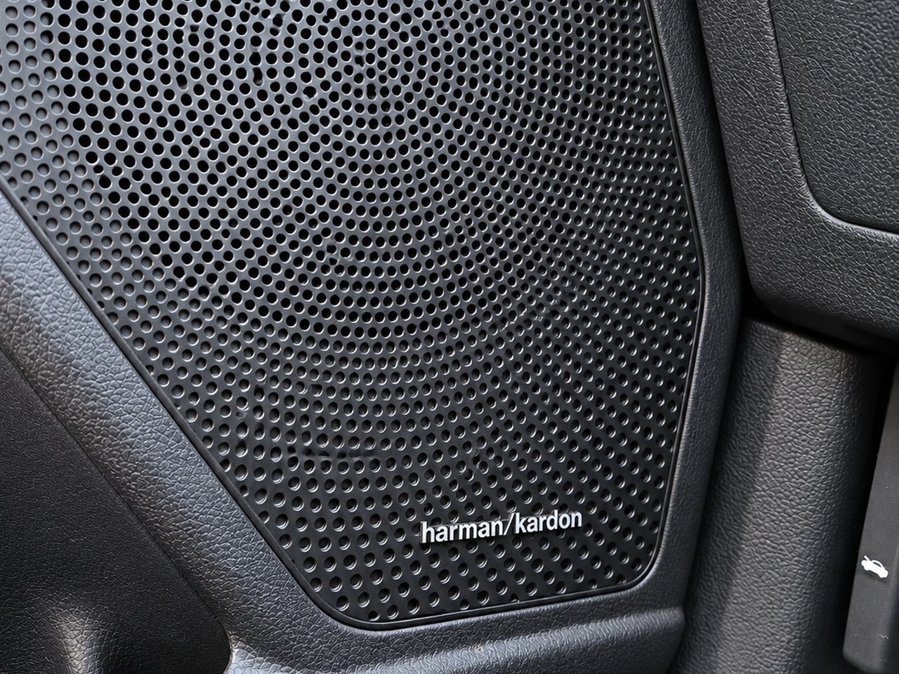 2019 Kia Niro SX Touring Black Granby - photo #18