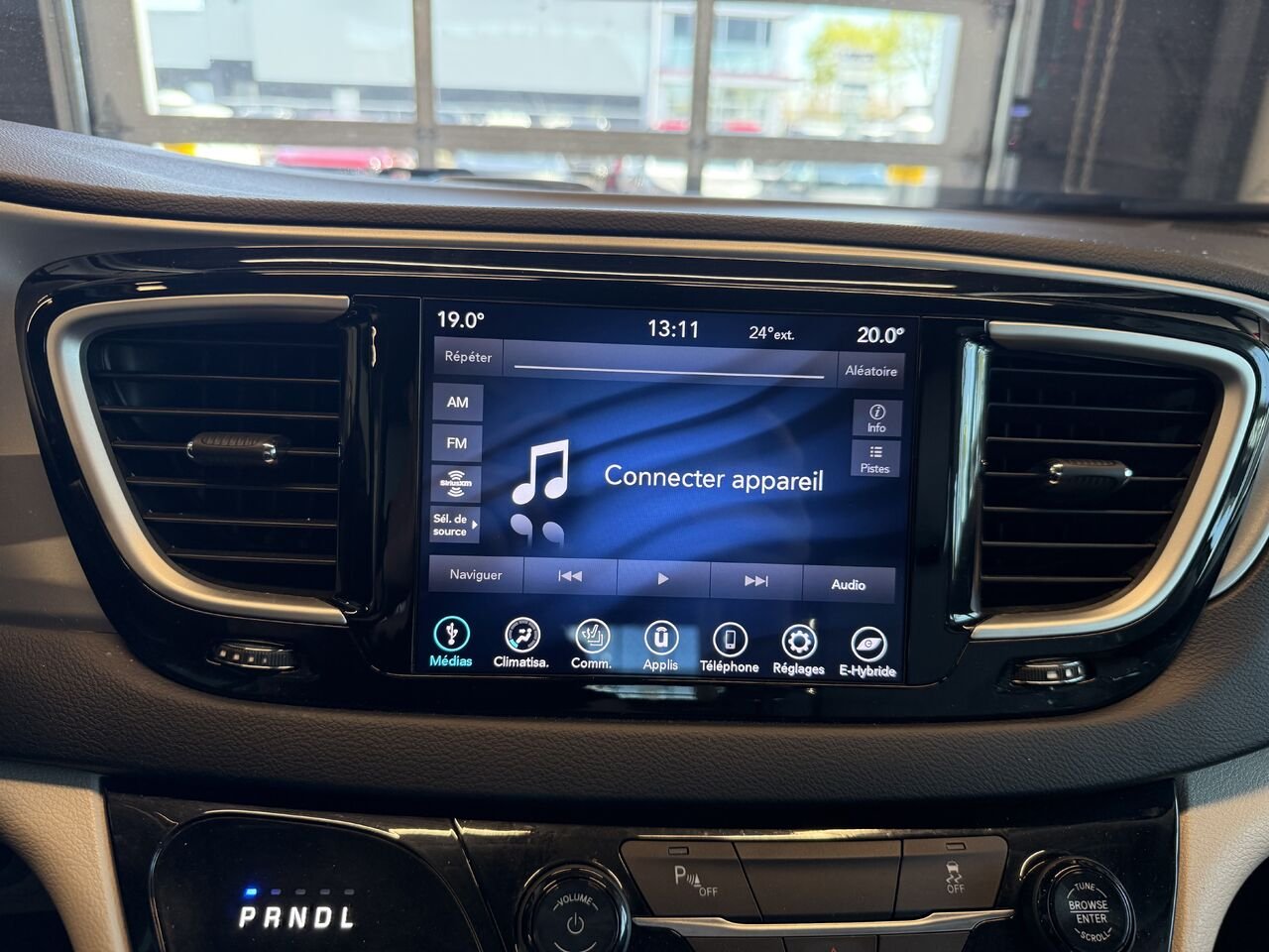 Chrysler Pacifica Hybrid 2020 Beige Saint-Eustache - photo #19
