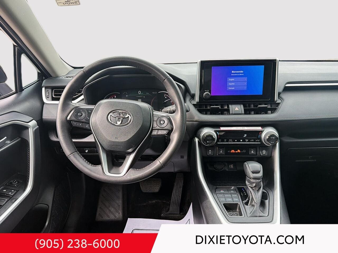 2025 Toyota RAV4 XLE AWD / CLEAN CARFAX / HEATED SEATS / MOONROOF / ALLOY WHEELS / CARPLAY AND ANDROID AUTO Black Mississauga - photo #17
