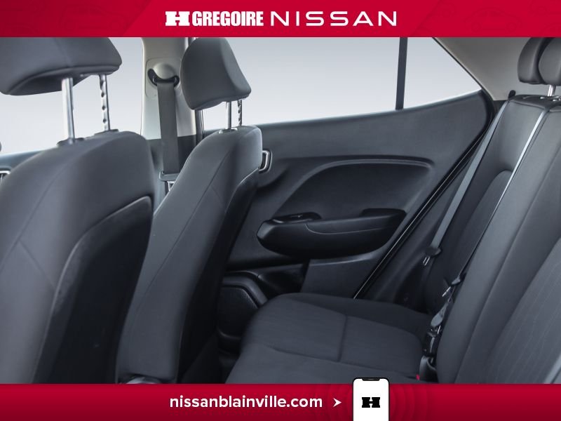 2021 Hyundai Venue White Laval - photo #23
