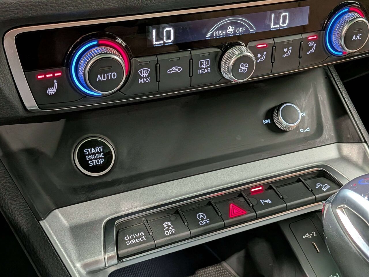 2023 Audi Q3 Komfort 45 TFSI quattro Black Val-David - photo #25