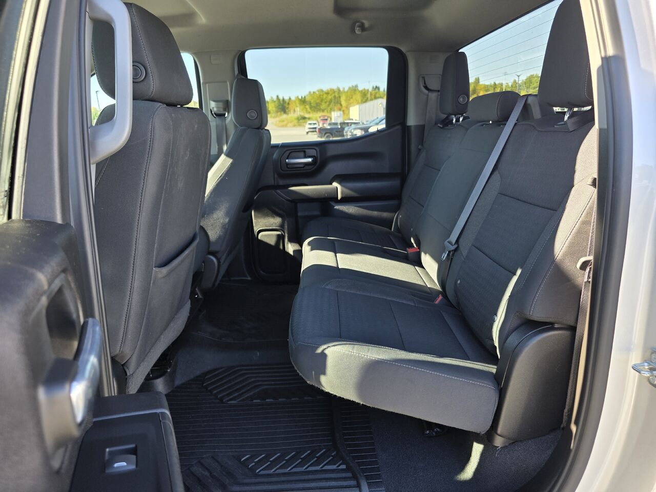 2022 Chevrolet Silverado 1500 Custom Trail Boss Silver Rouyn-Noranda - photo #16