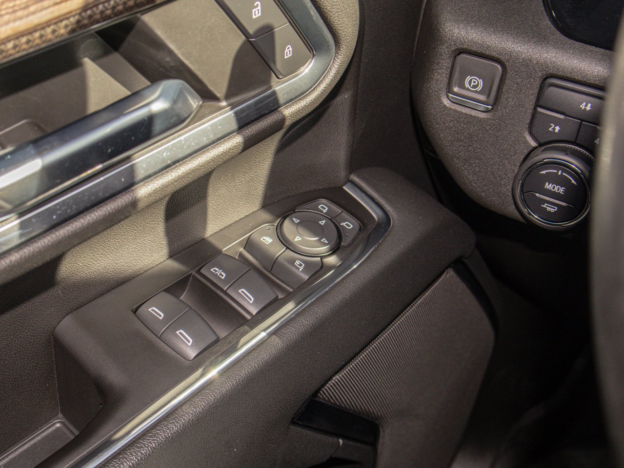 2024 Chevrolet Silverado 2500HD 4WD Crew Cab 159 LT Black Sherwood Park - photo #20