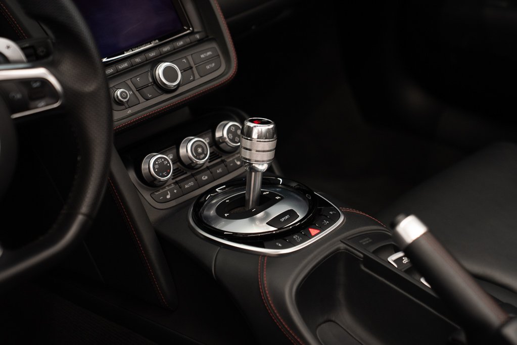 Audi R8 V8 Spyder \ LOW KM 2015 Rouge Kirkland - photo #22