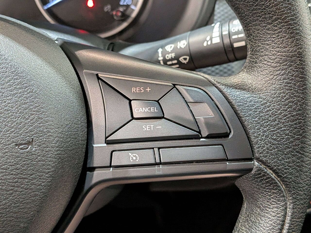 2024 Nissan Kicks S FWD Black Val-David - photo #15