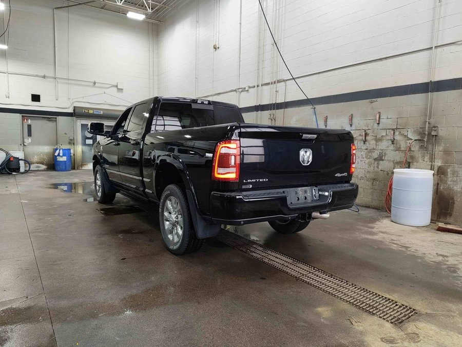 2022 Ram 3500 2022 Black