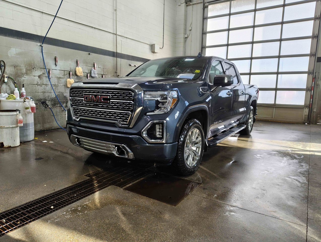 2019 GMC Sierra 1500 4WD Crew Cab 147 Denali Grey Sherwood Park - photo #3
