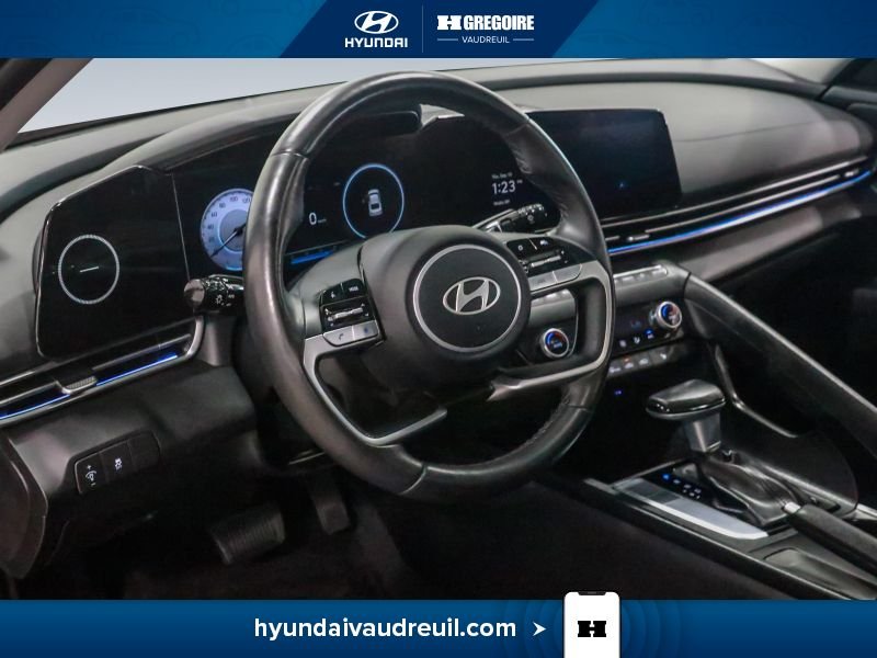 Hyundai Elantra YW218 | PREFERRED +TECH TOIT OUVRANT CERTIFIÉ 5.99% 2025 Rouge Laval - photo #15