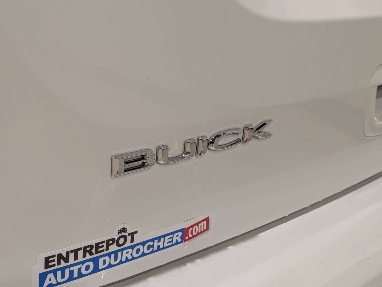 Buick Encore FWD 4dr Sport Touring 2017 Blanc Val-David - photo #35