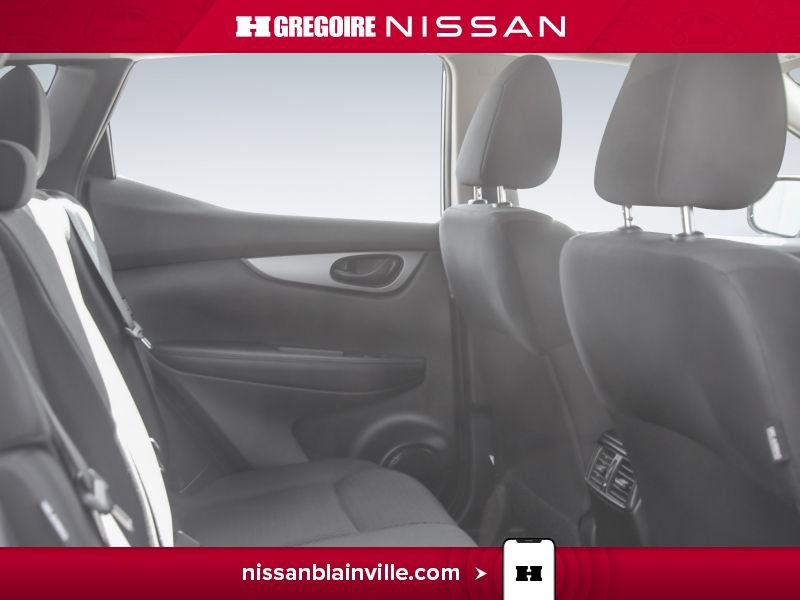 Nissan Qashqai 2023 Blanc Laval - photo #24