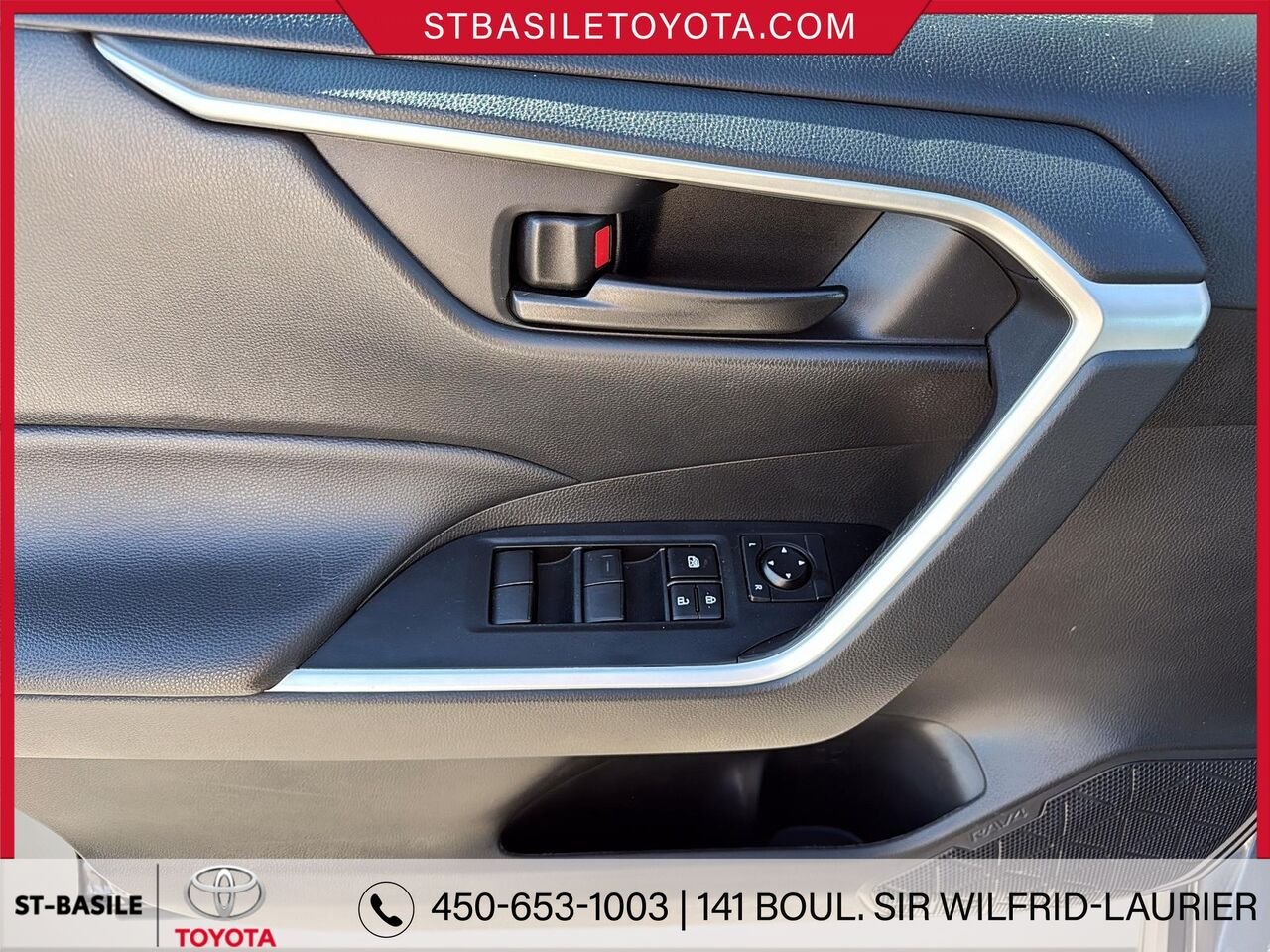 2024 TOYOTA RAV4 Grey Saint-Basile-le-Grand - photo #13