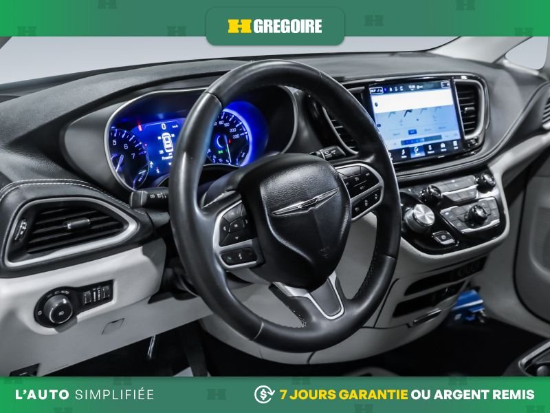 2022 Chrysler Pacifica Grey Blainville - photo #11