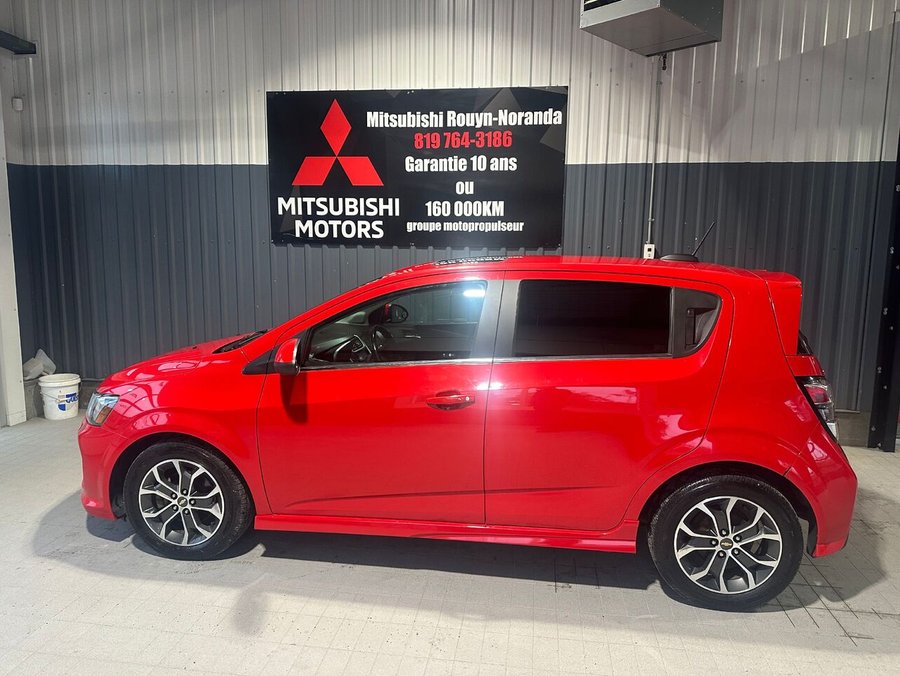 Chevrolet Sonic LT à hayon 5 portes BA 2017 Rouge