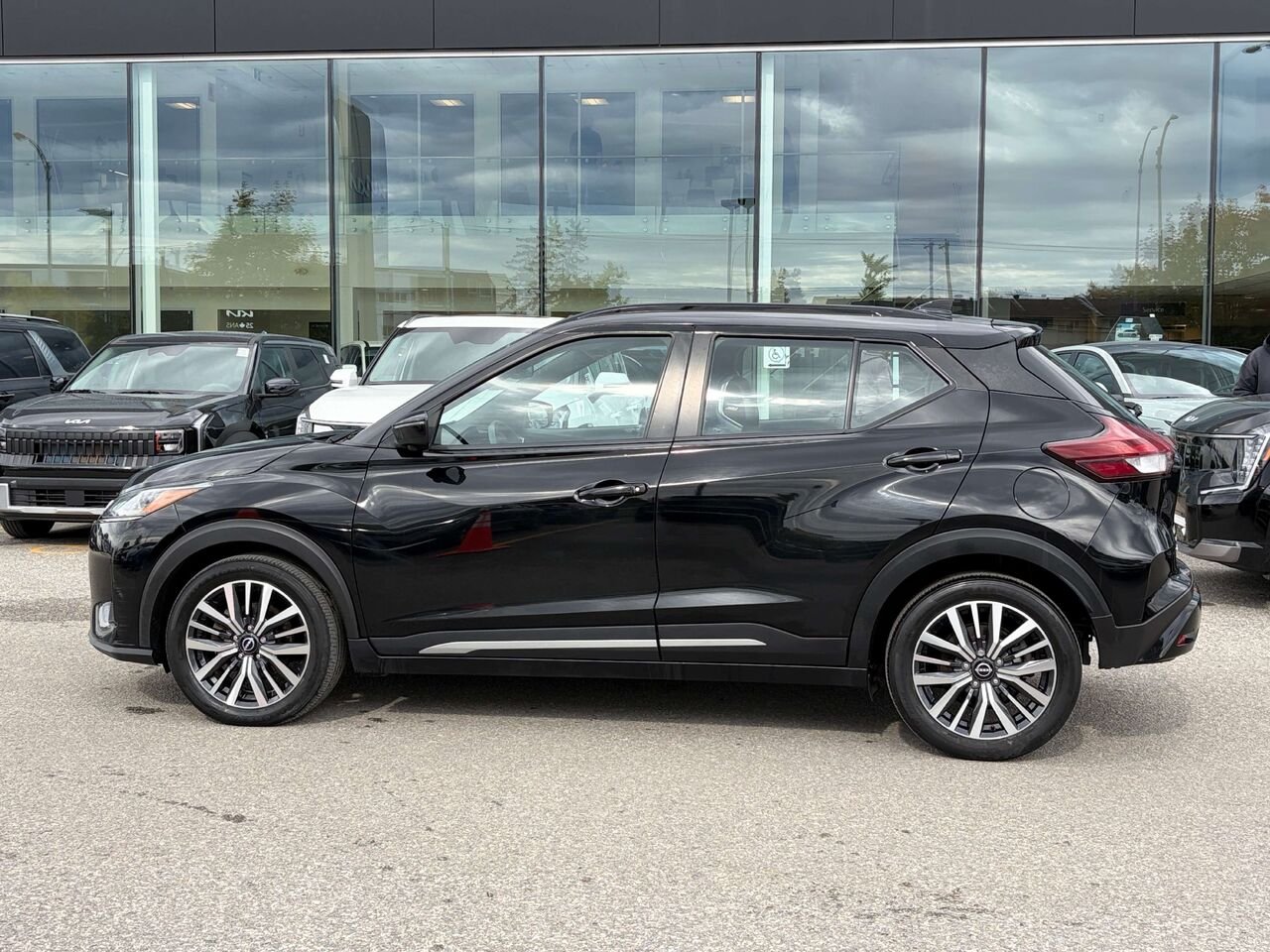 Nissan Kicks 2023 Noir Gatineau - photo #2