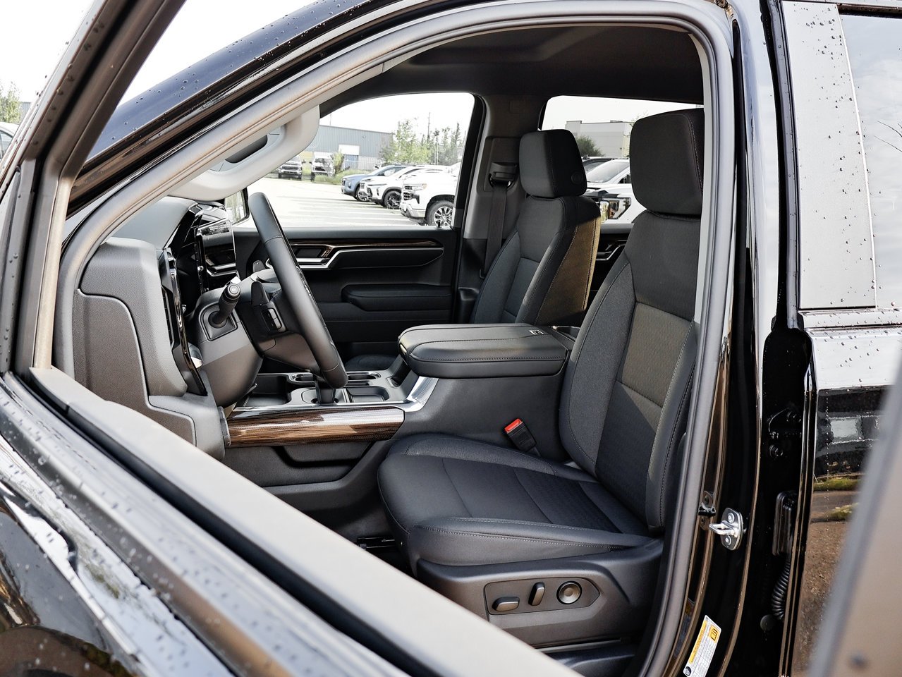 2026 Chevrolet Silverado 1500 4WD Crew Cab 147 LT Black Sherwood Park - photo #15