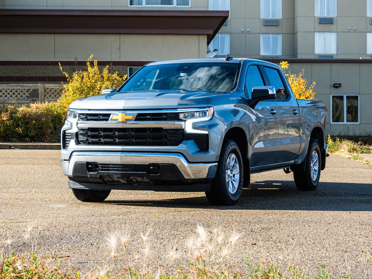2025 Chevrolet Silverado 1500 4WD Crew Cab 147 LT Grey Sherwood Park - photo #3