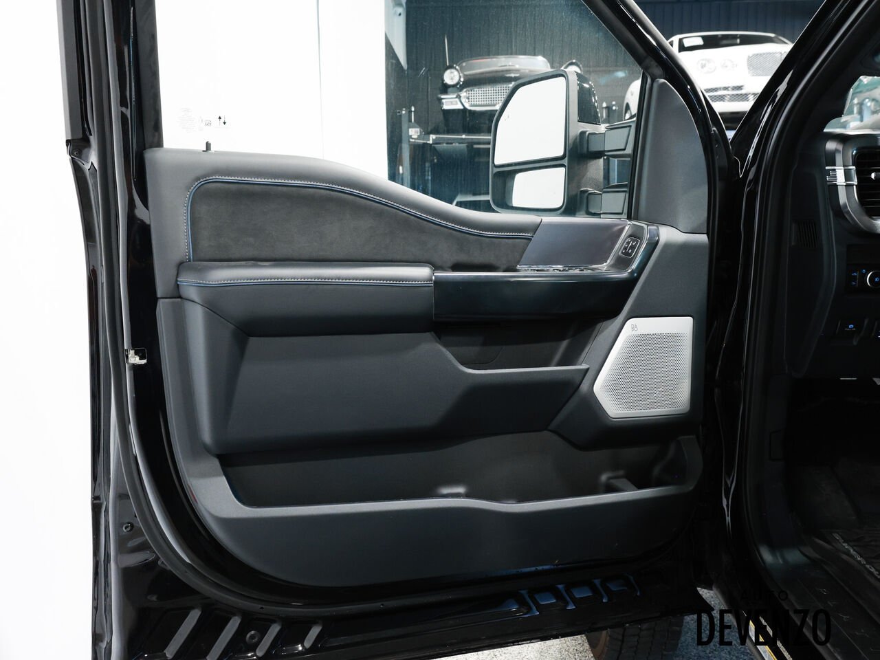 2026 Ford Super Duty F-450 DRW Black Saint-Eustache - photo #11