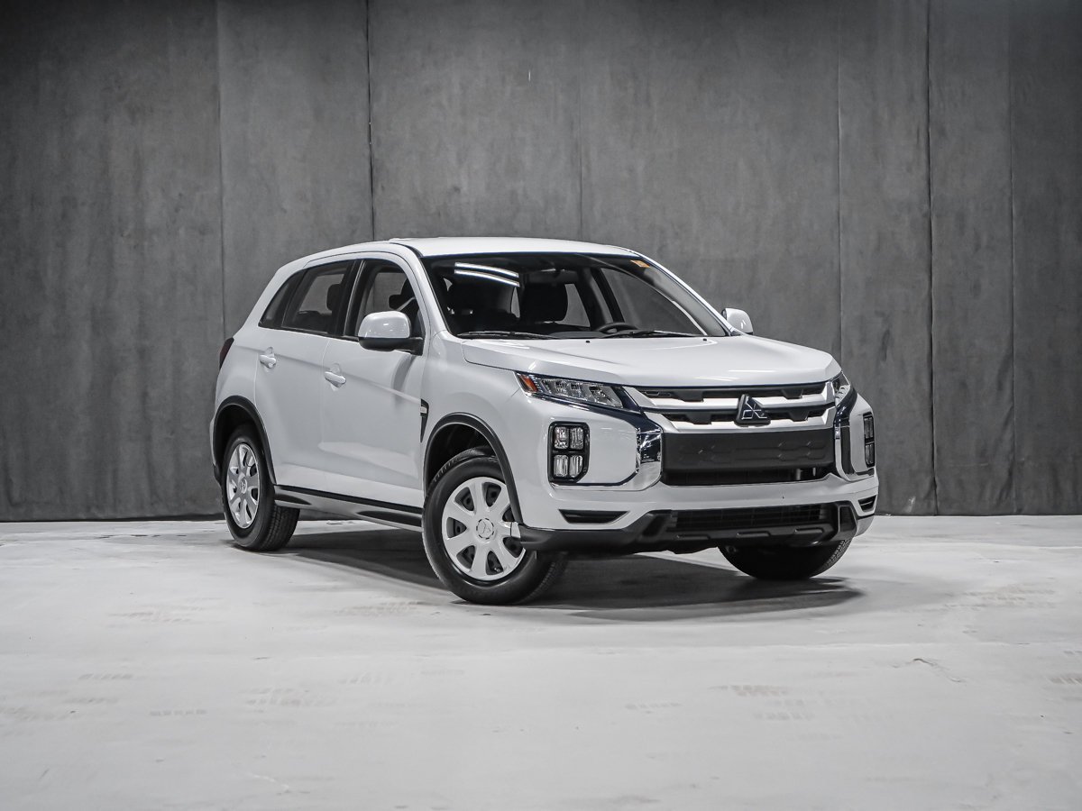 2025 Mitsubishi RVR ES White Montreal - photo #1