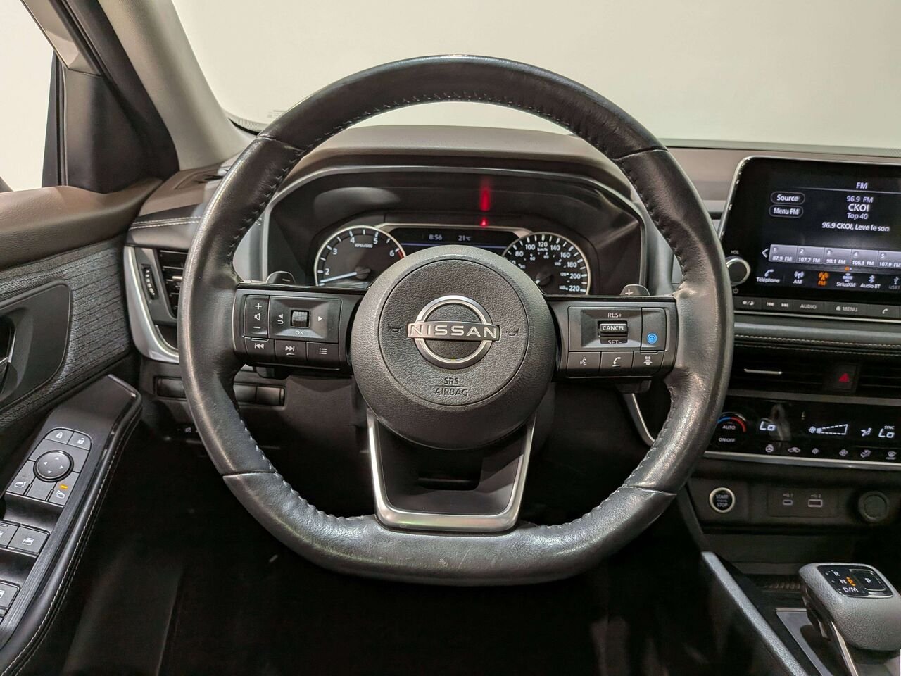 2023 Nissan Rogue AWD SV Moonroof Grey Val-David - photo #13