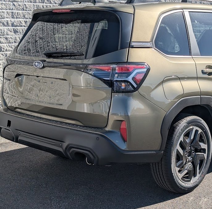 2026 SUBARU Forester LIMITED Autumn Green Metallic