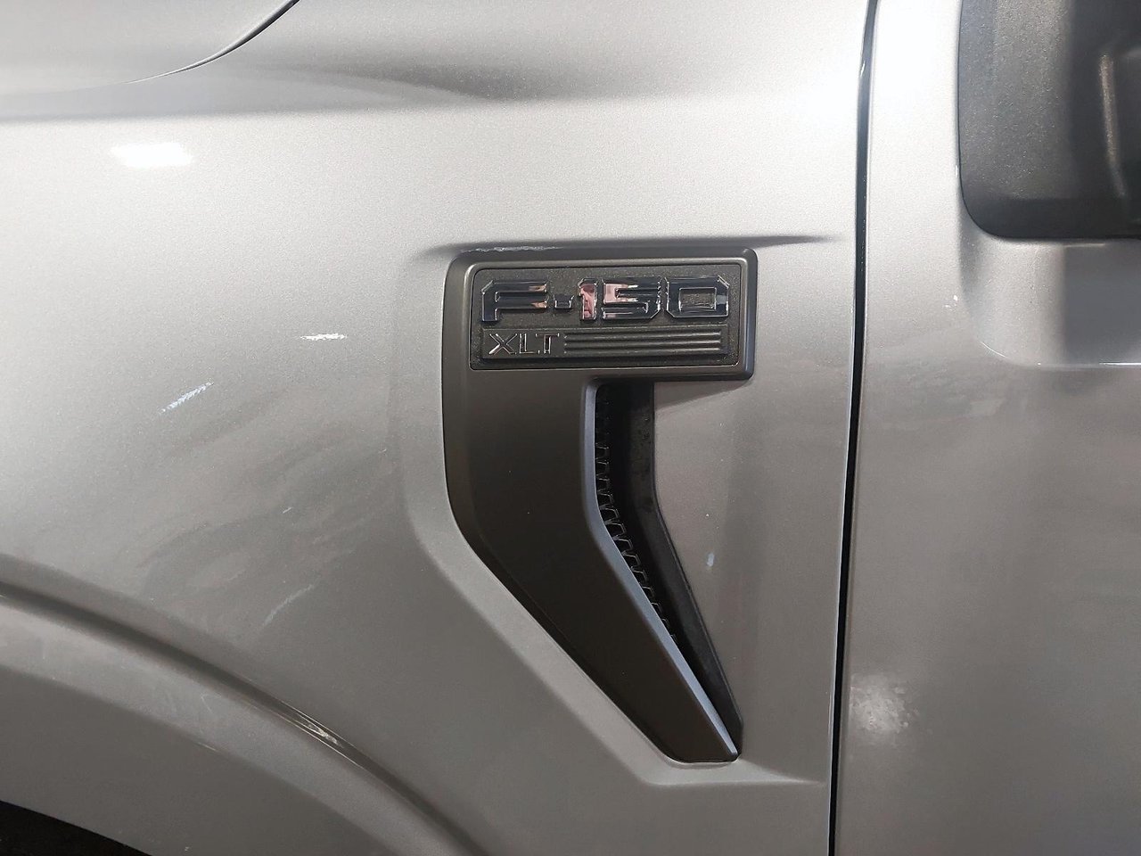 Ford F-150 2023 Gris Baie-Comeau - photo #5