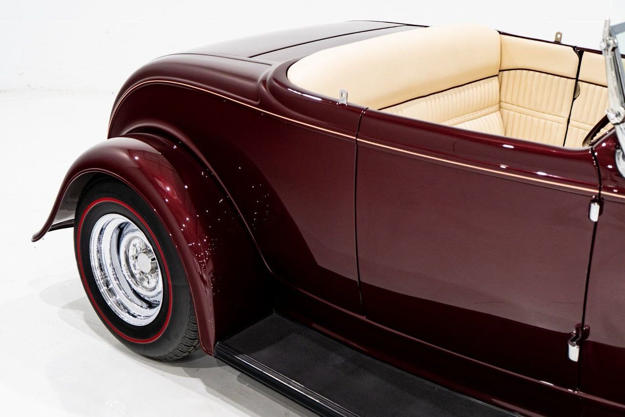 Ford Highboy Lobeck creation spectacular presentation **PRICE IN USD** 1932 Rouge Montréal - photo #39