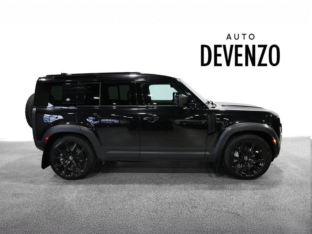 2020 Land Rover Defender Black Saint-Eustache - photo #2