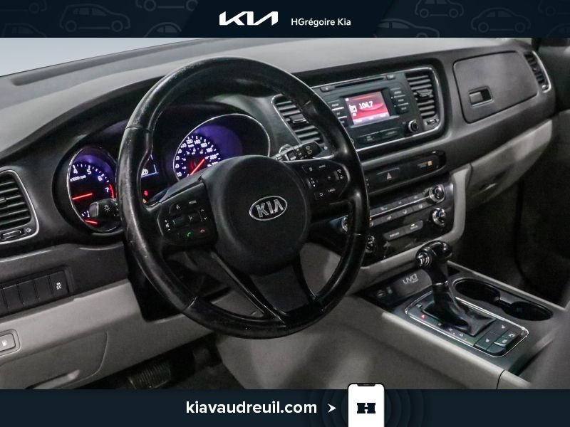 Kia Sedona 2016 Gris Blainville - photo #9