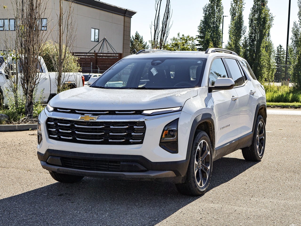 2026 Chevrolet Equinox AWD 4dr LT w/2LT White Sherwood Park - photo #3